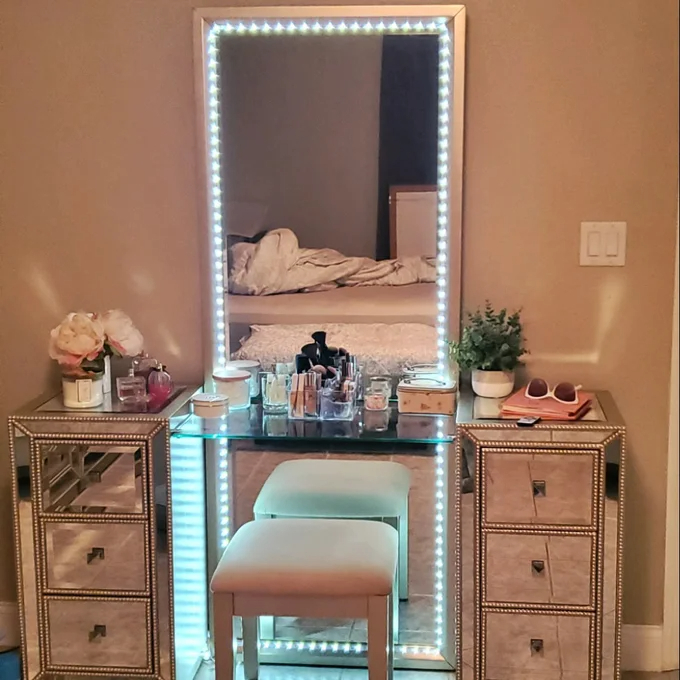 Metal surface makeup cabinet