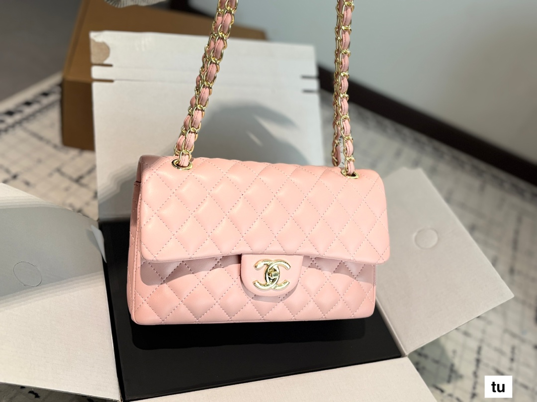 Chanel chain crossbody bag