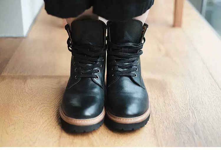 Cowhide tie back high-top shoes