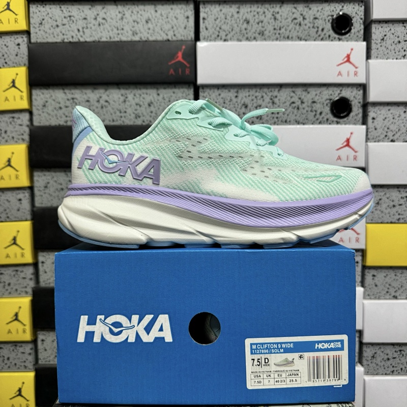 Hoka Clifton 9 Wide Sneakers