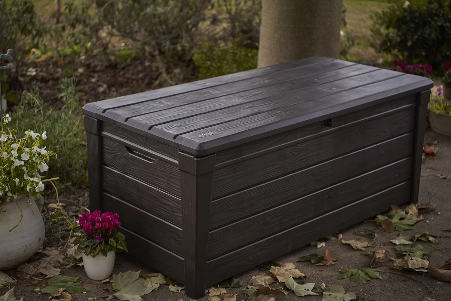 Keter Brightwood 120 Gallon Large Elegant Resin Water Resistant
