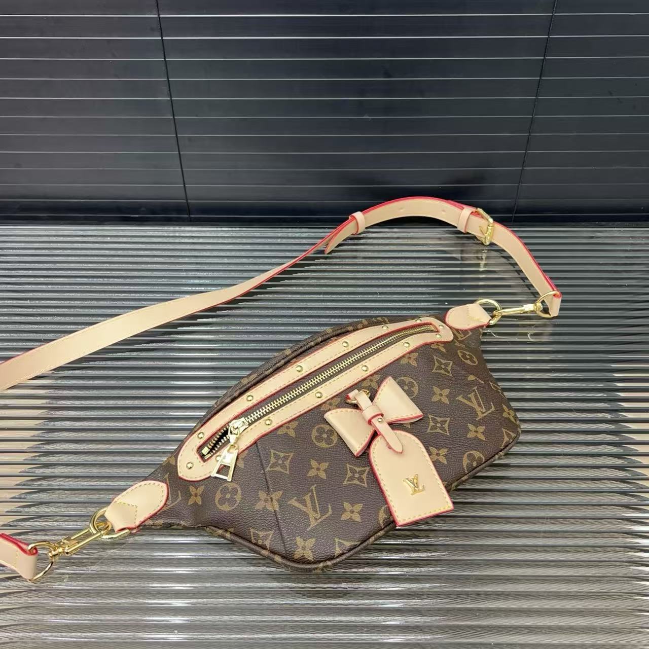 Louis Vuitton High Rise unisex Fanny pack