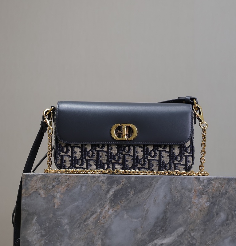 Dior 30 Montaigne Oblique Shoulder Bag