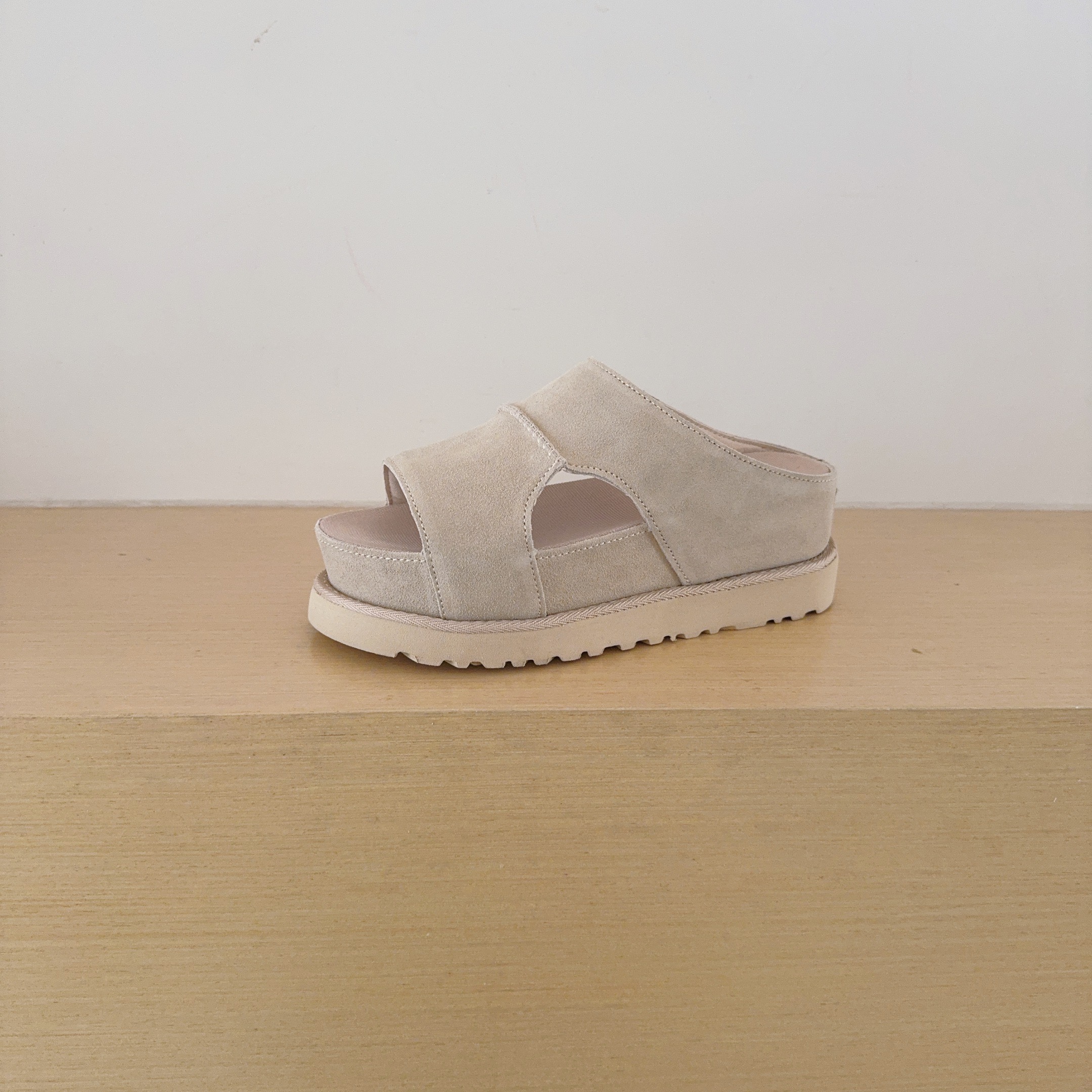 UGG Footwear Style 063