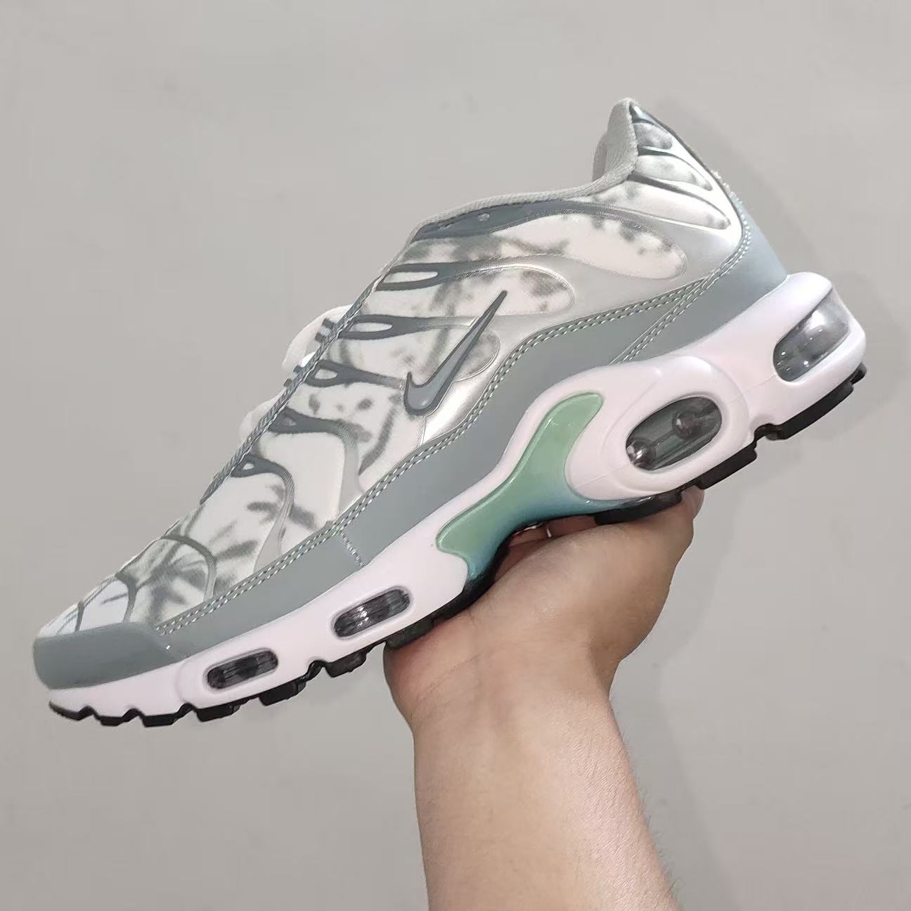 Air Max Plus 9