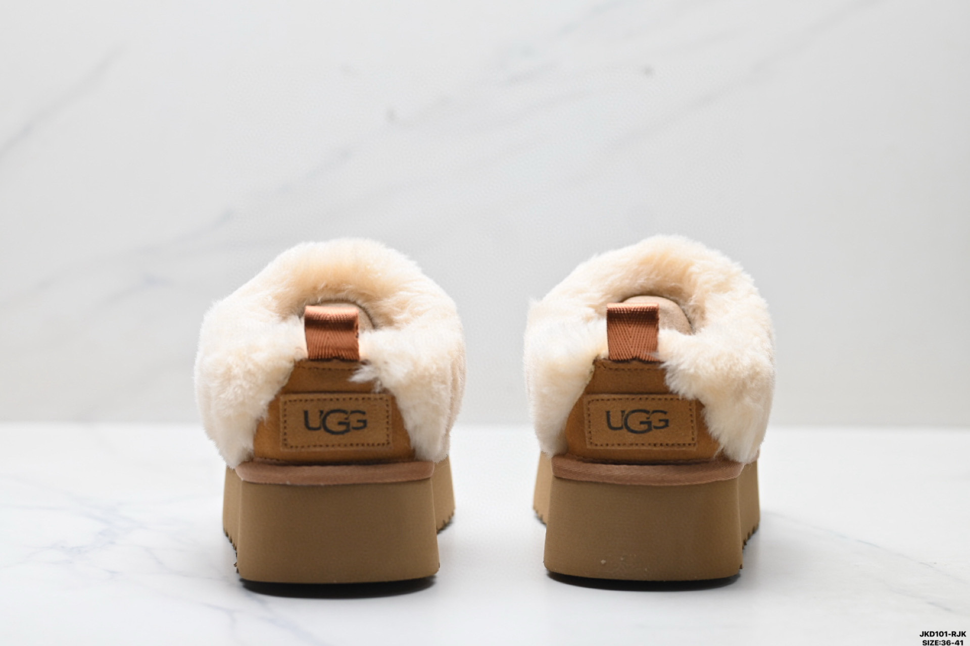 UGG Classic Clear Mini Detail 19