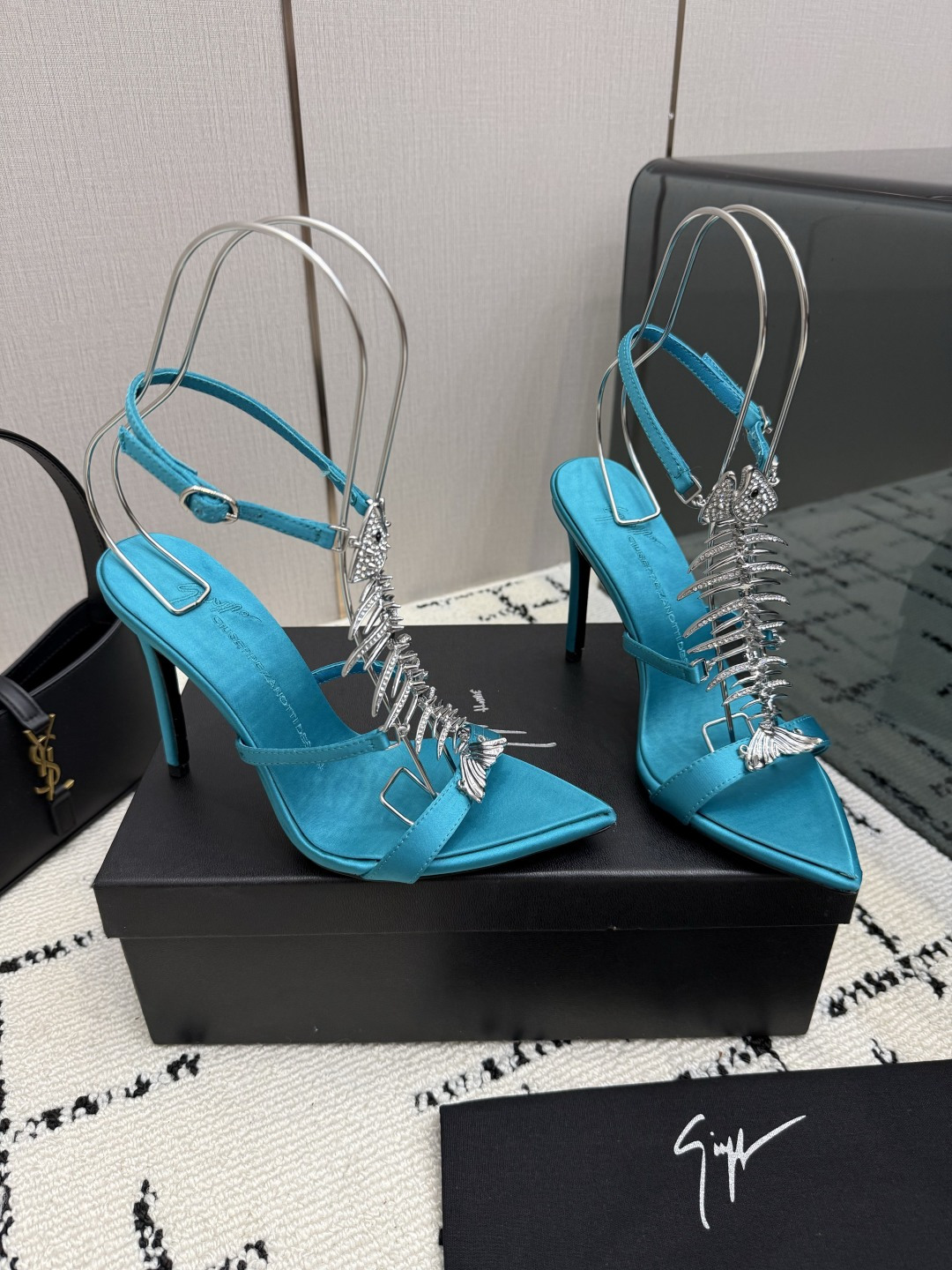 Giuseppe Zanotti Slim 2.0 105 black crystal fishbone sandal