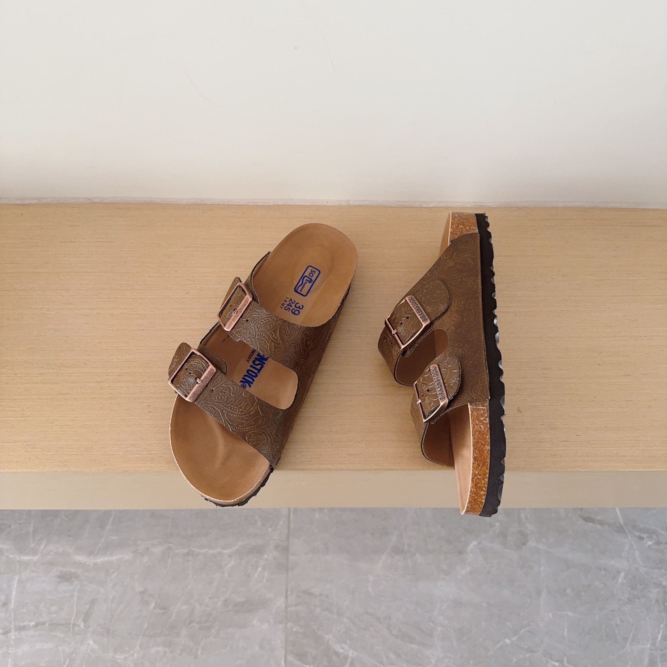 UGG Kids Leather Chevron Series Birken-Style Two-Strap Sandals Adult And Kids