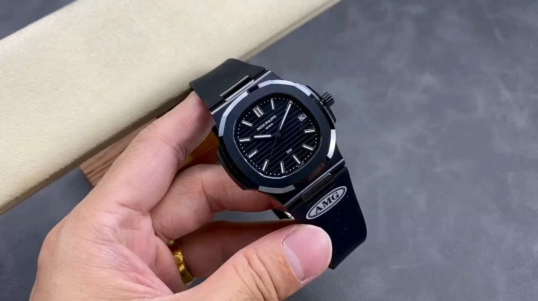 【Super Clone】Patek Philippe Nautilus Black Dial 5711 40MM Watch