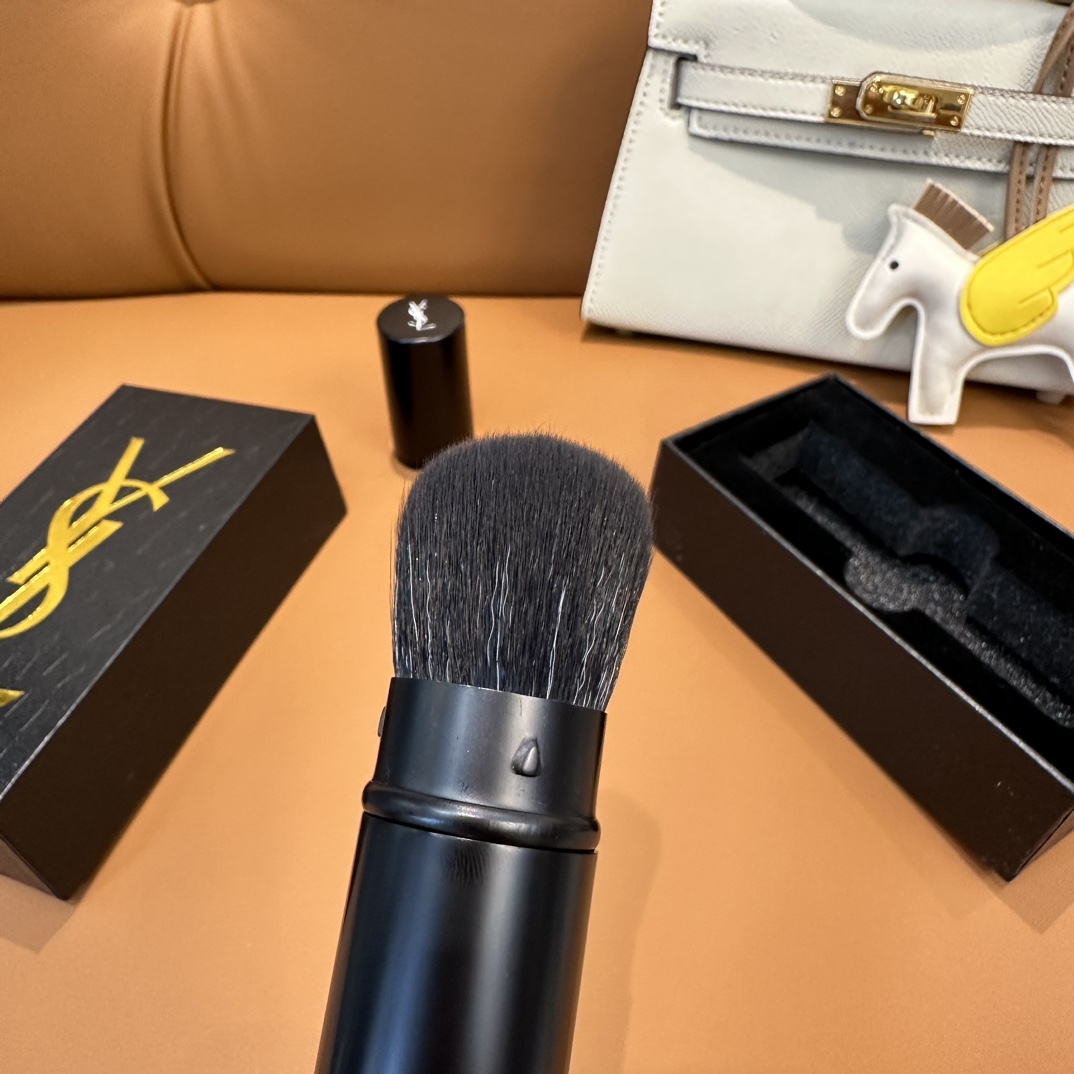 YSL Retractable Portable Makeup Brush