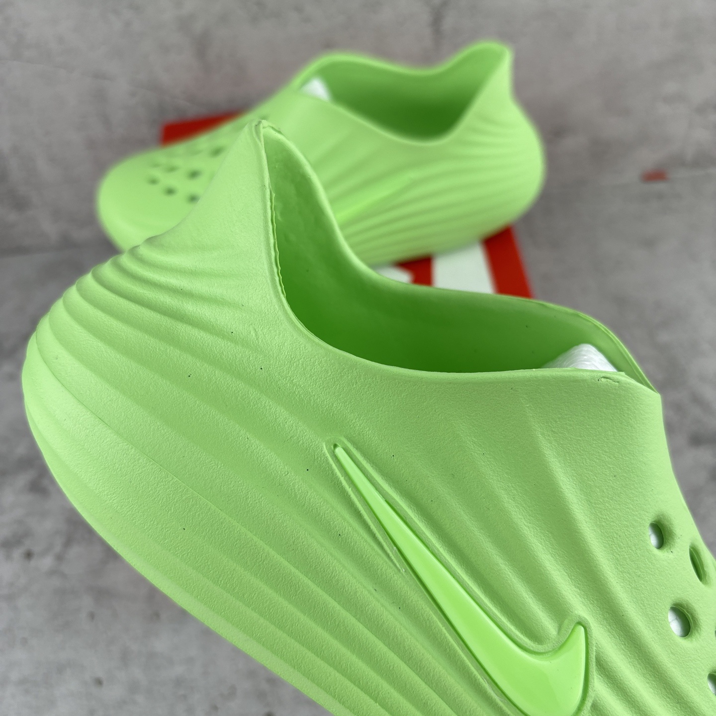Nike ReactX Rejuven8 Sneakers detail 2