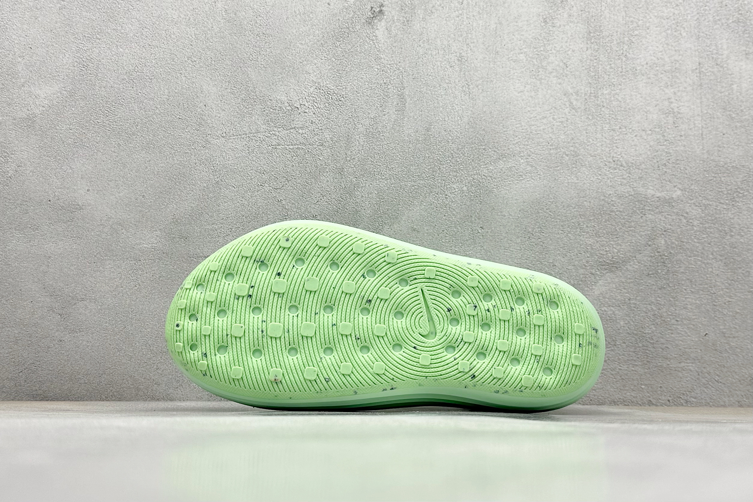 Nike ReactX Rejuven8 Sneakers detail 2