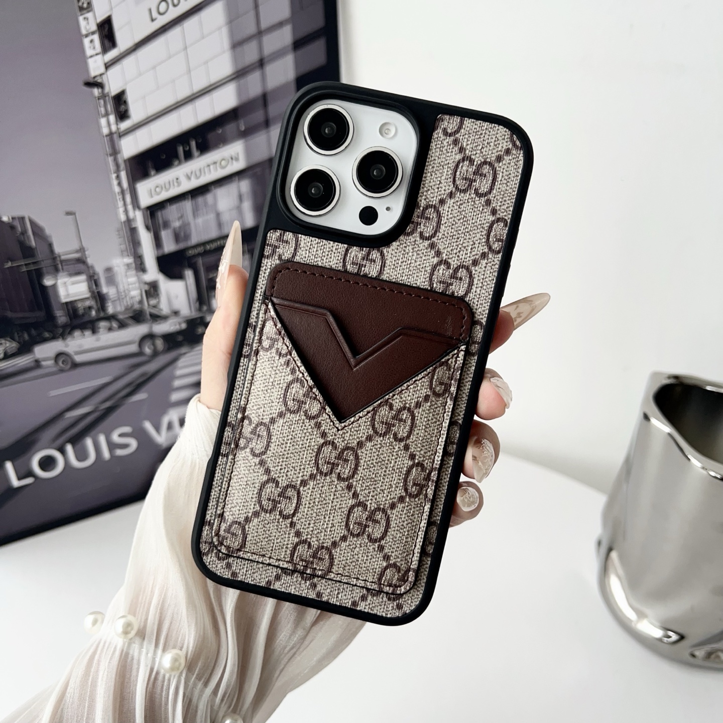 LV & Gucci Carbon Fiber Pattern Phone Case - Premium Material with Leather Finish, V-Shaped Card Holder