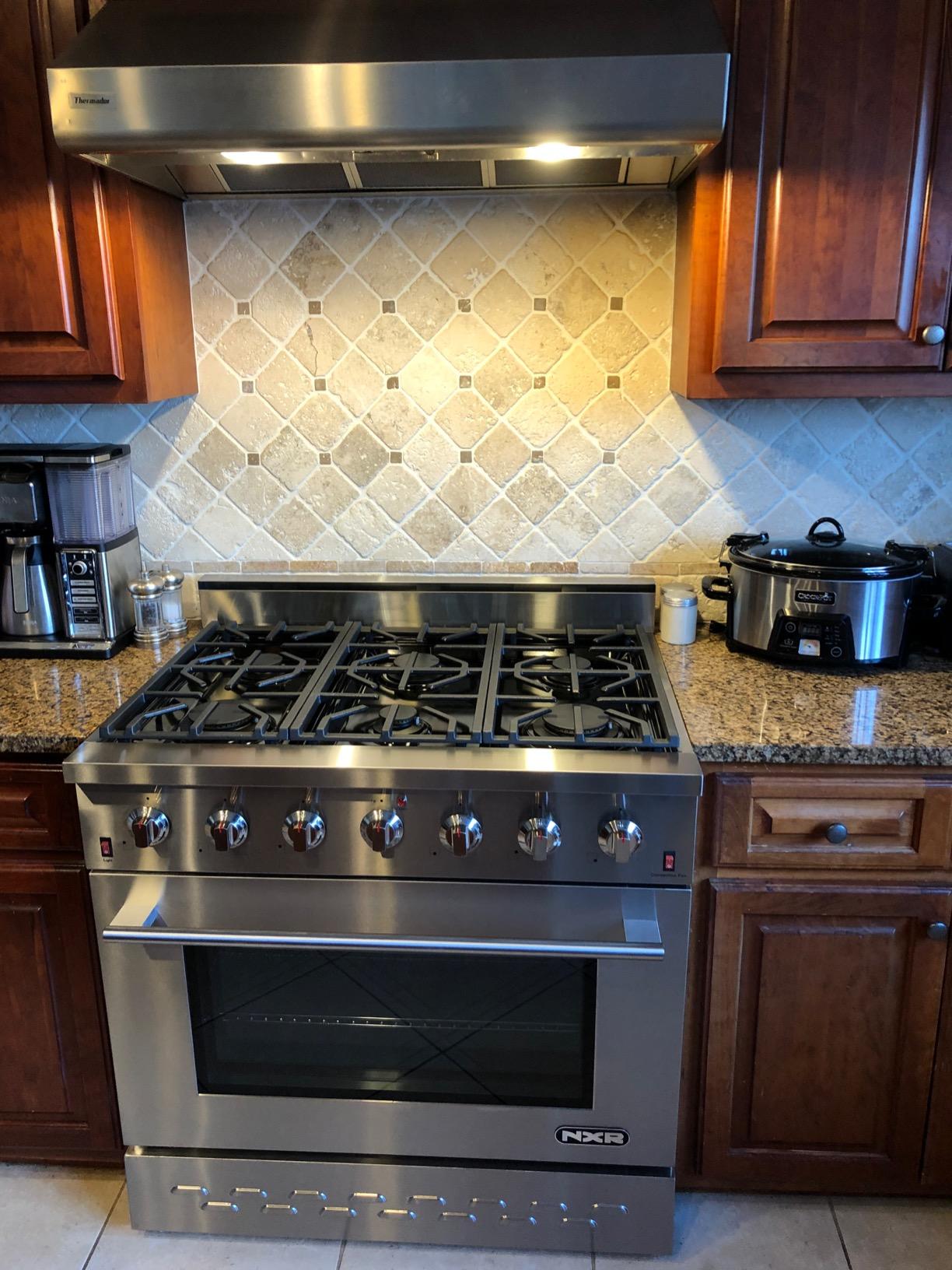 36" 5.5 cu.ft. Pro-Style Natural Gas Range with Convection Oven