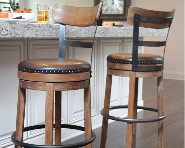 Valebeck / Pinnadel / Caitbrook Swivel Bar Stool