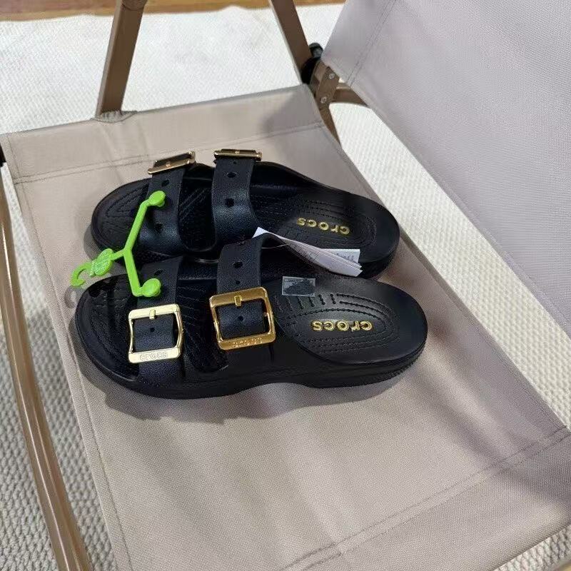 Crocs Saturday Sandals