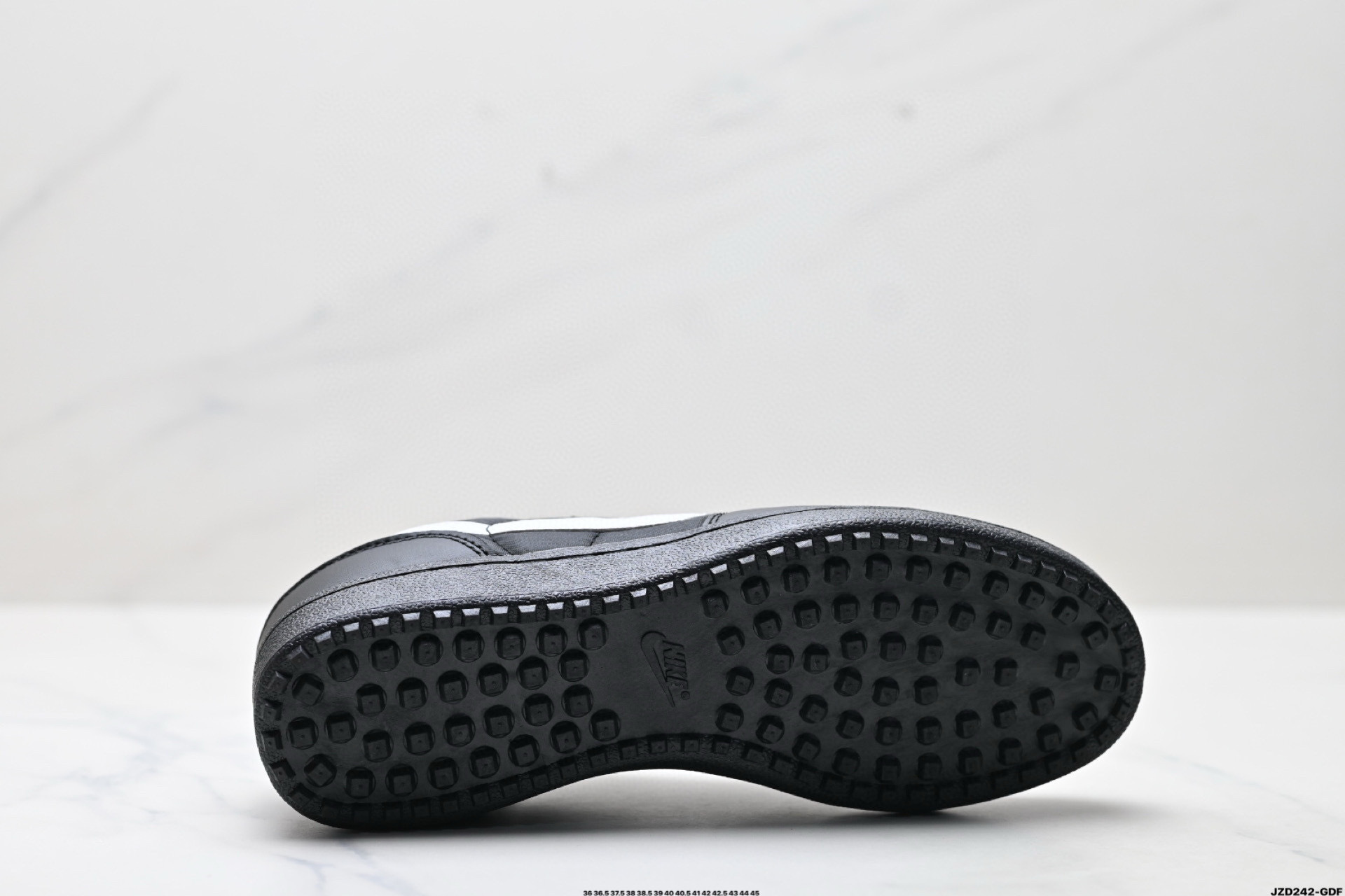 Nike Field General 82