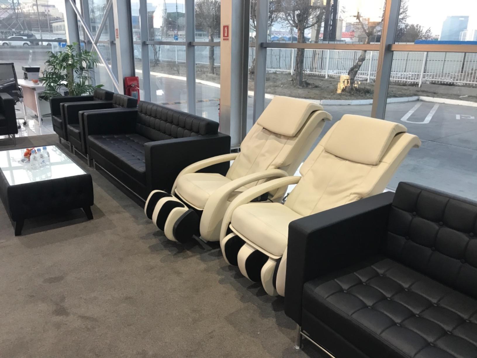 Human Touch WholeBody 7.1 Living Room Recliner Massage Chair