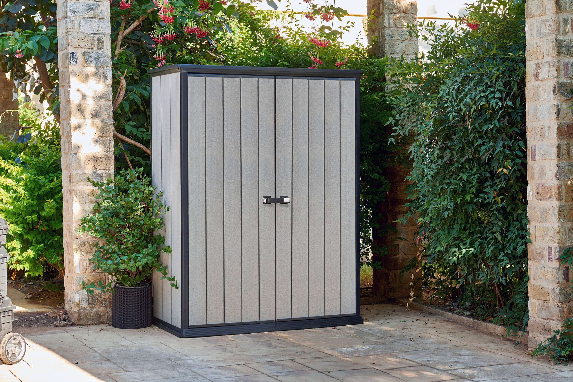 High Store 4.5 x 2.5 Vertical Resin Storage Shed, Grey