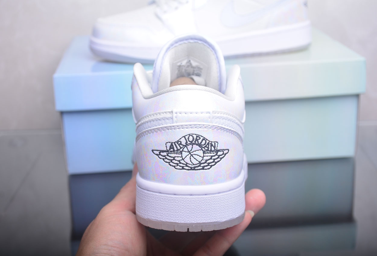 AJ1 retro low wmns cny