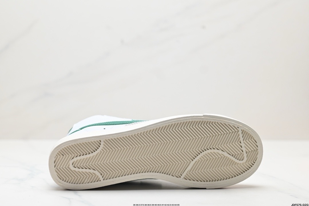 Blazer Mid Detail 32