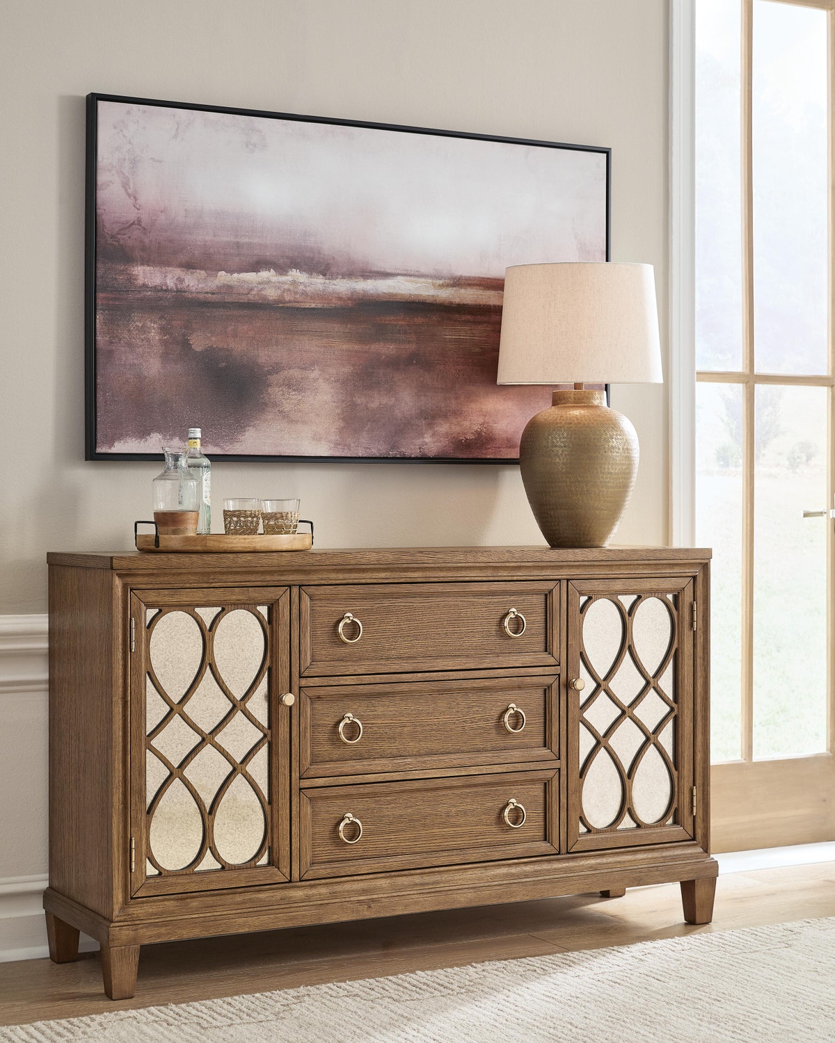 Jorlaina Dining Server