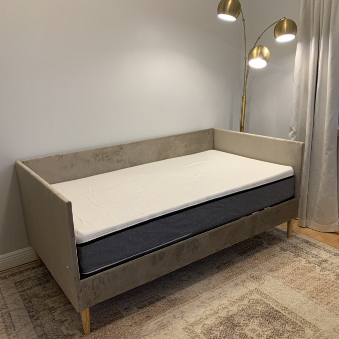 Chadlee Upholstered Daybed