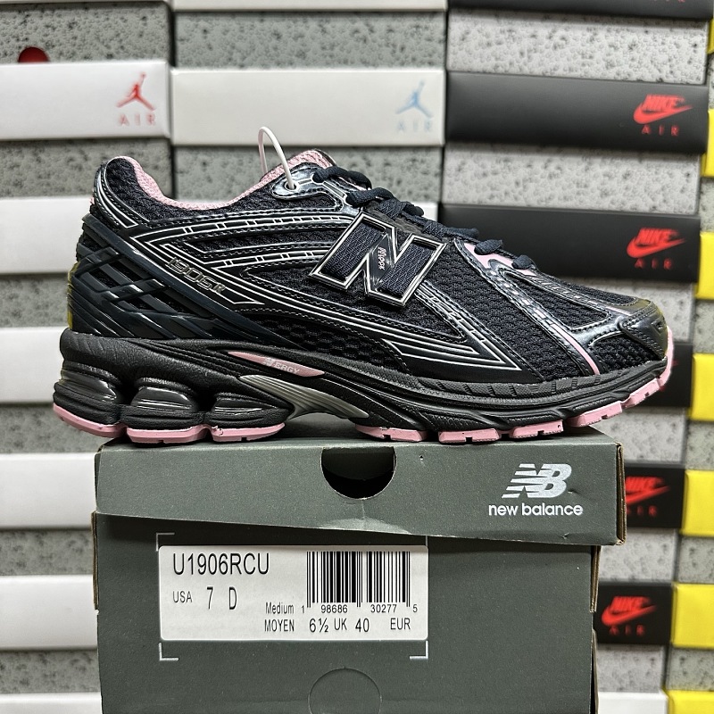 New Balance 1906 Sneakers