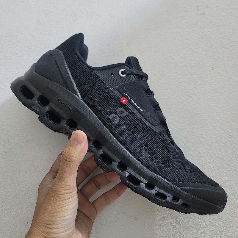 On Cloudstratus 3 colour options