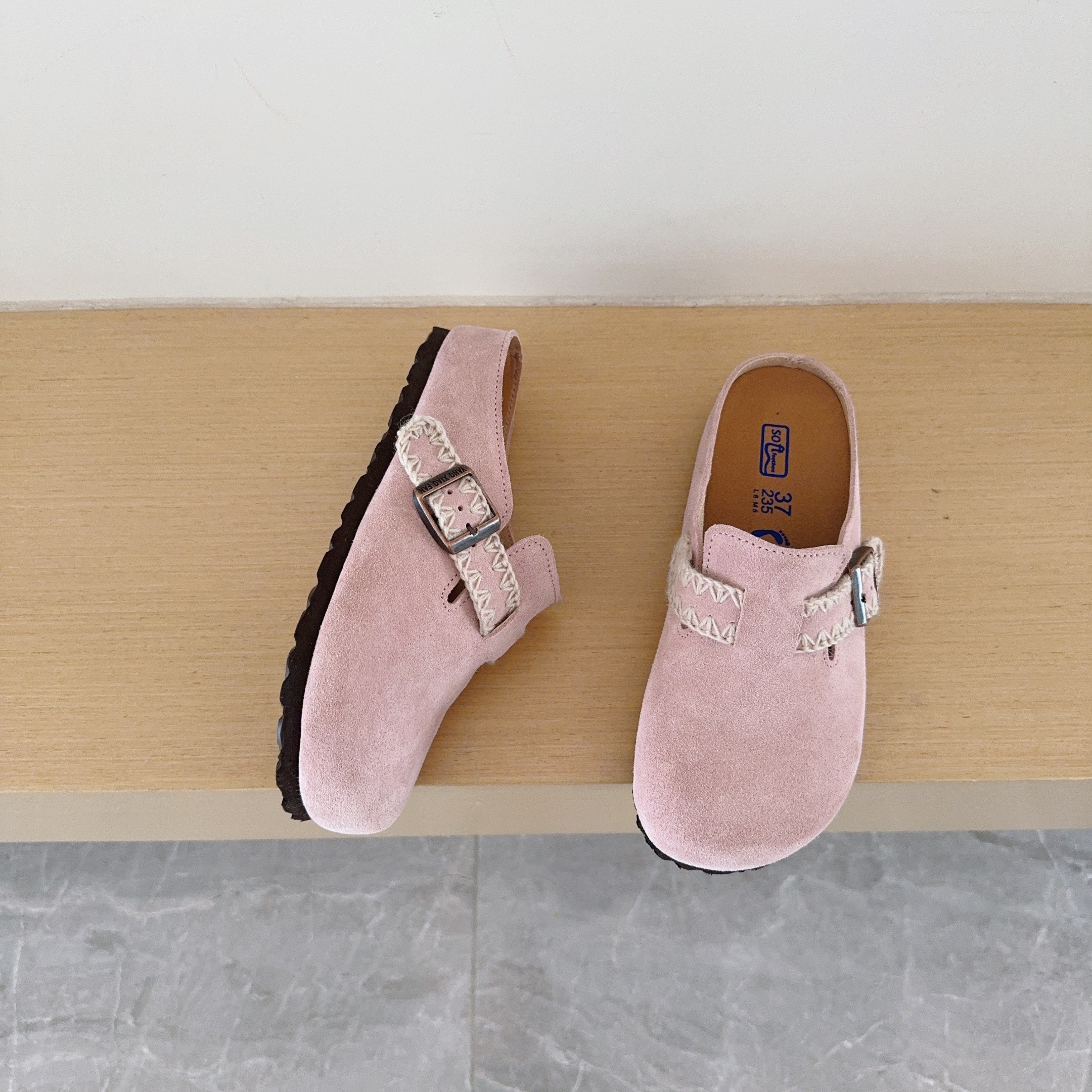 UGG Footwear Style 062