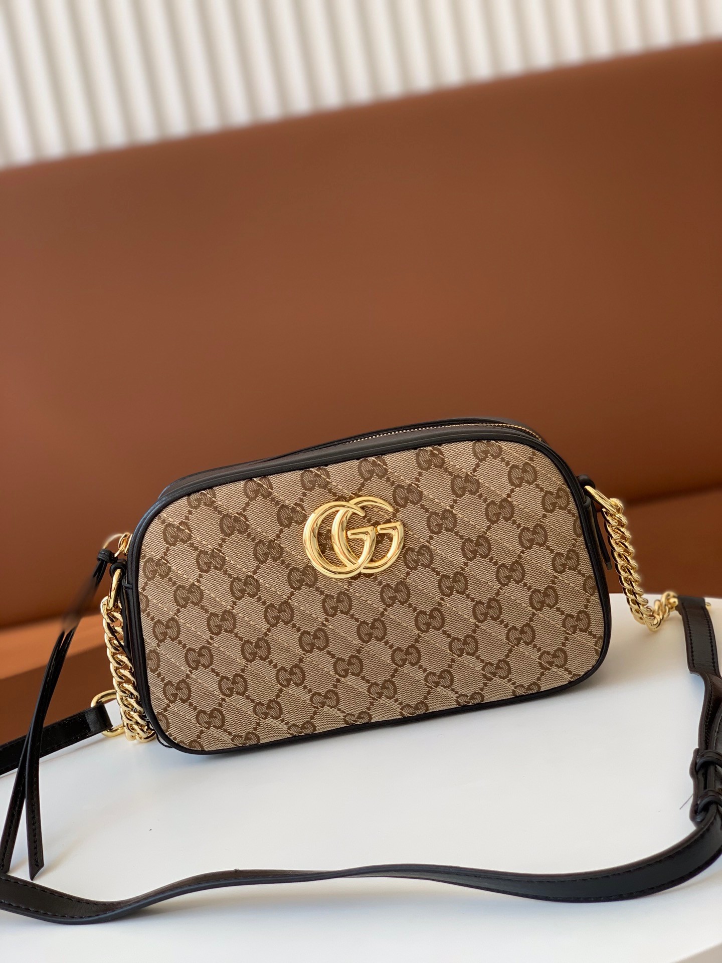 Gucci marmont chain crossbody bag