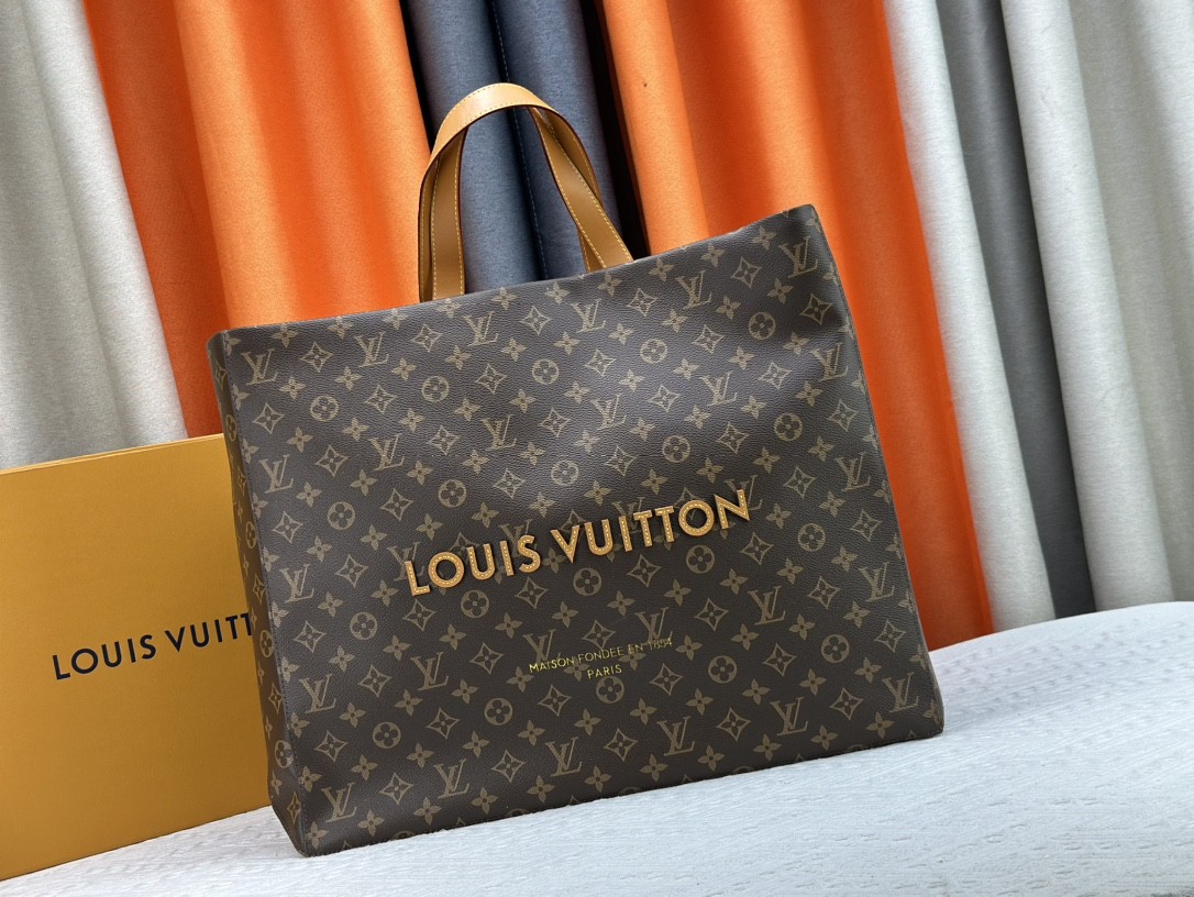 LV shoer maison fondee en 1854 handbag