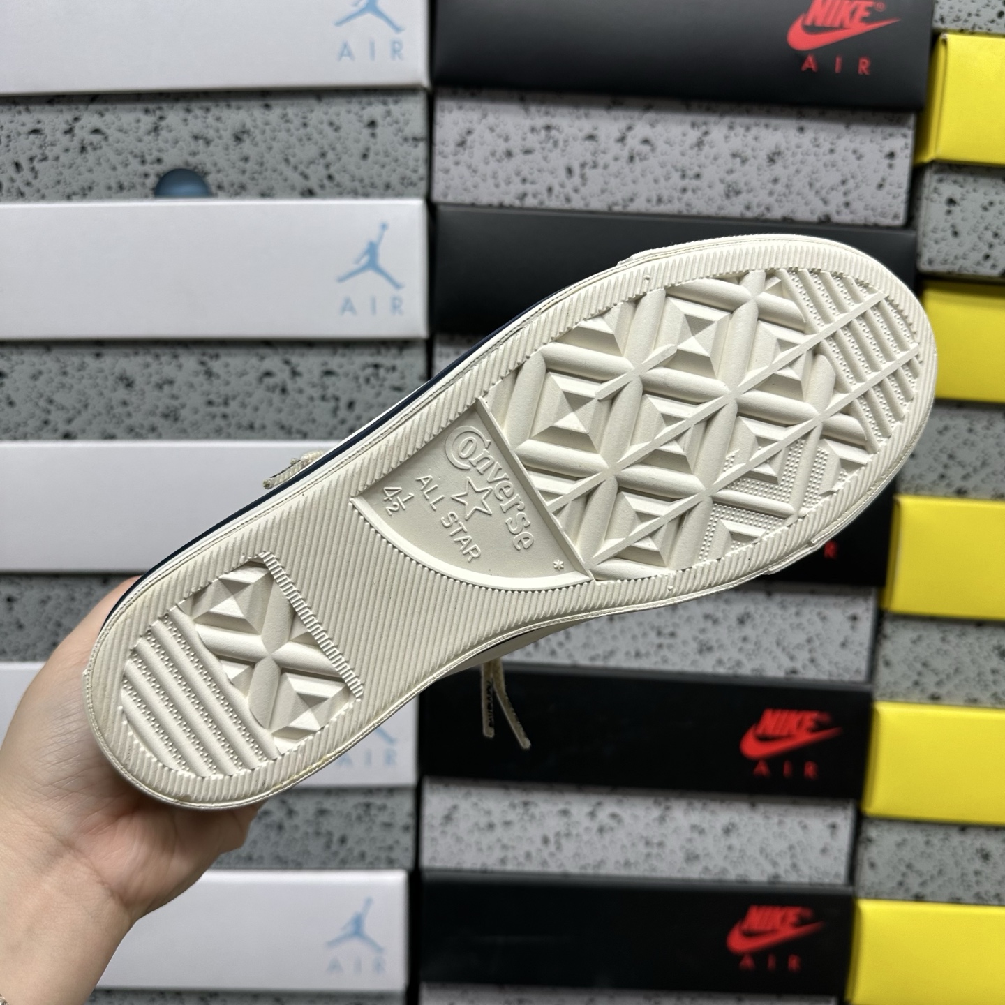 Converse Off White Low Top