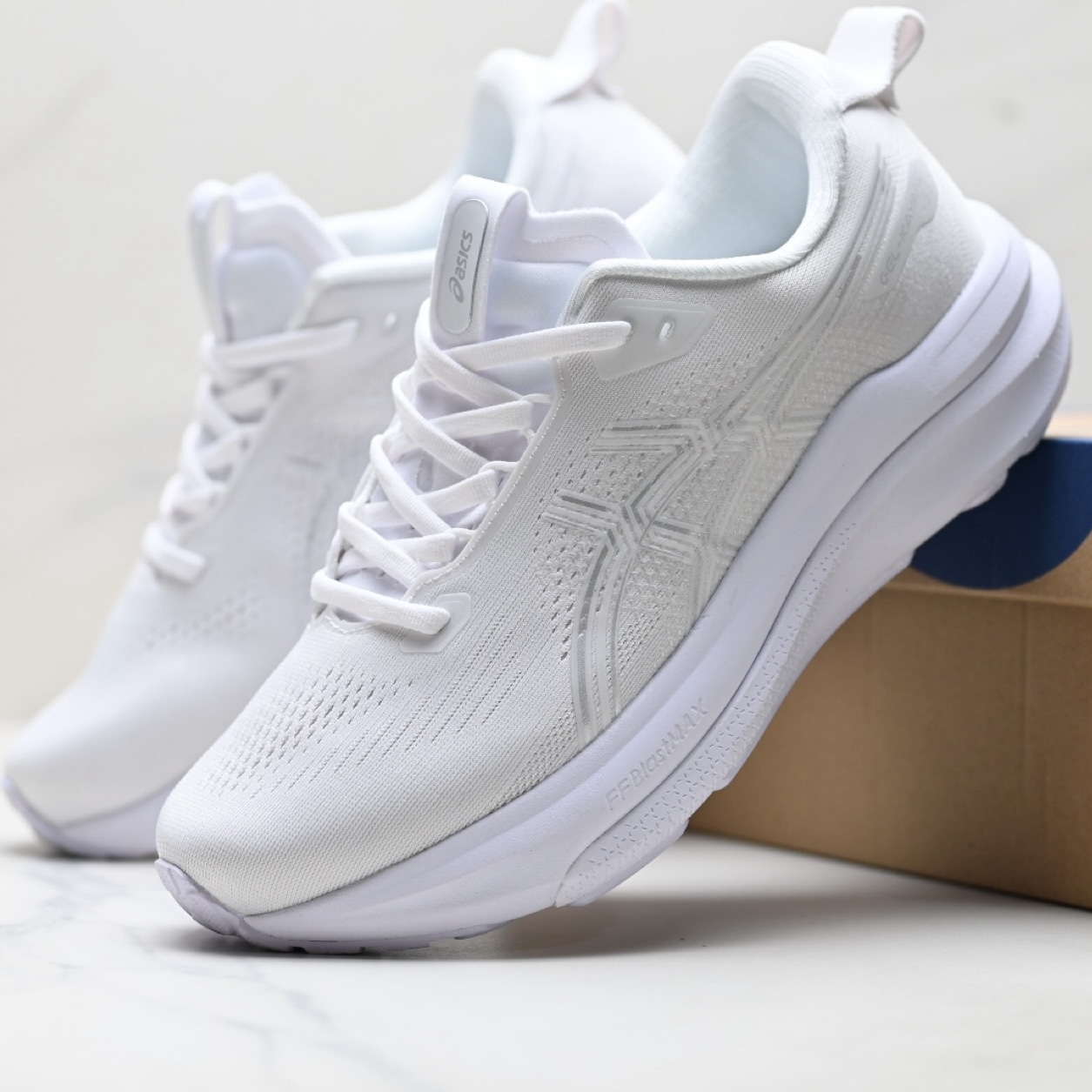 ASICS Gel-Kayano 33