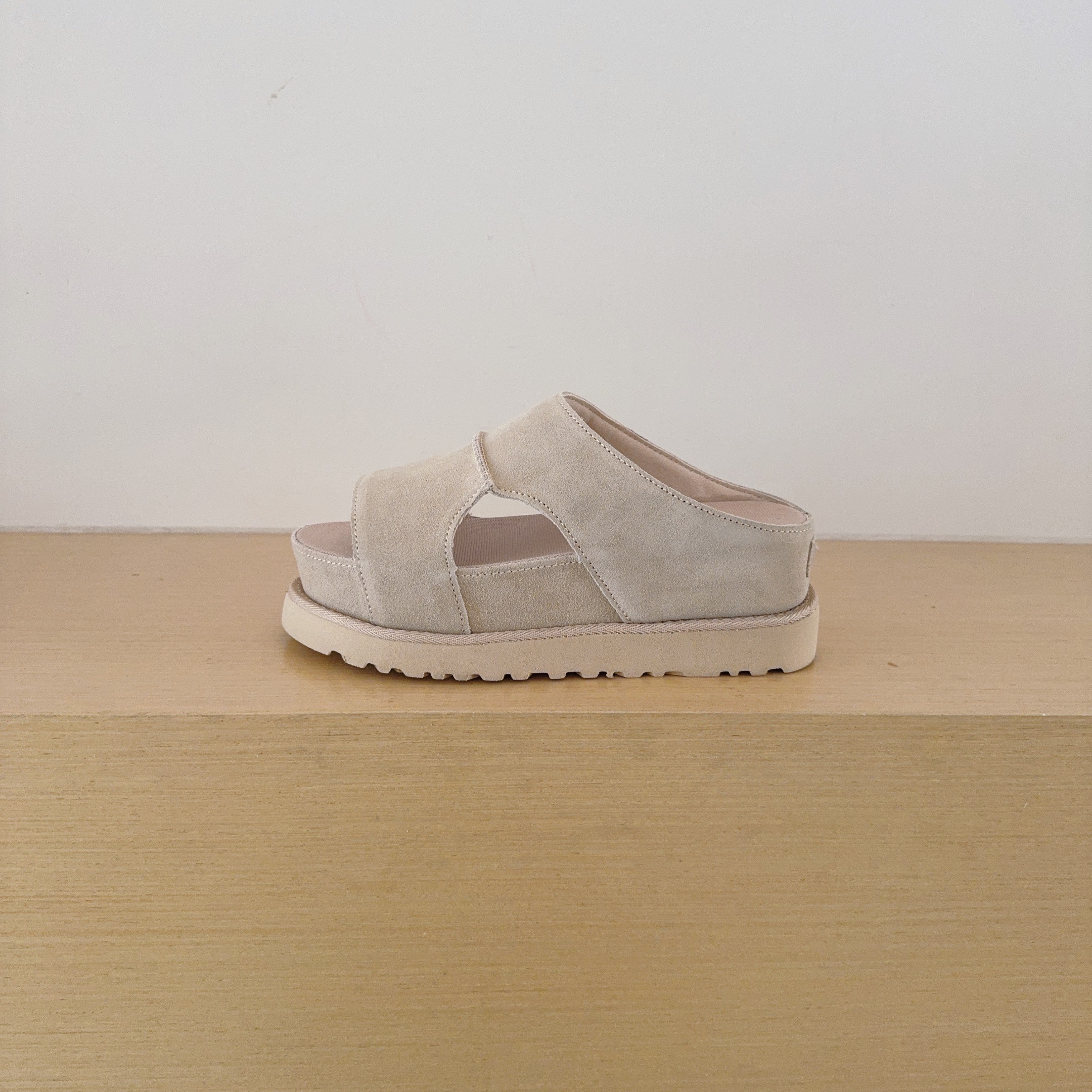 UGG Footwear Style 063
