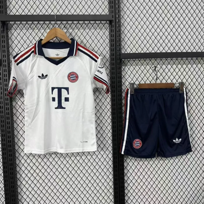 Kids Bayern Munich Away Suit & Socks 26/27
