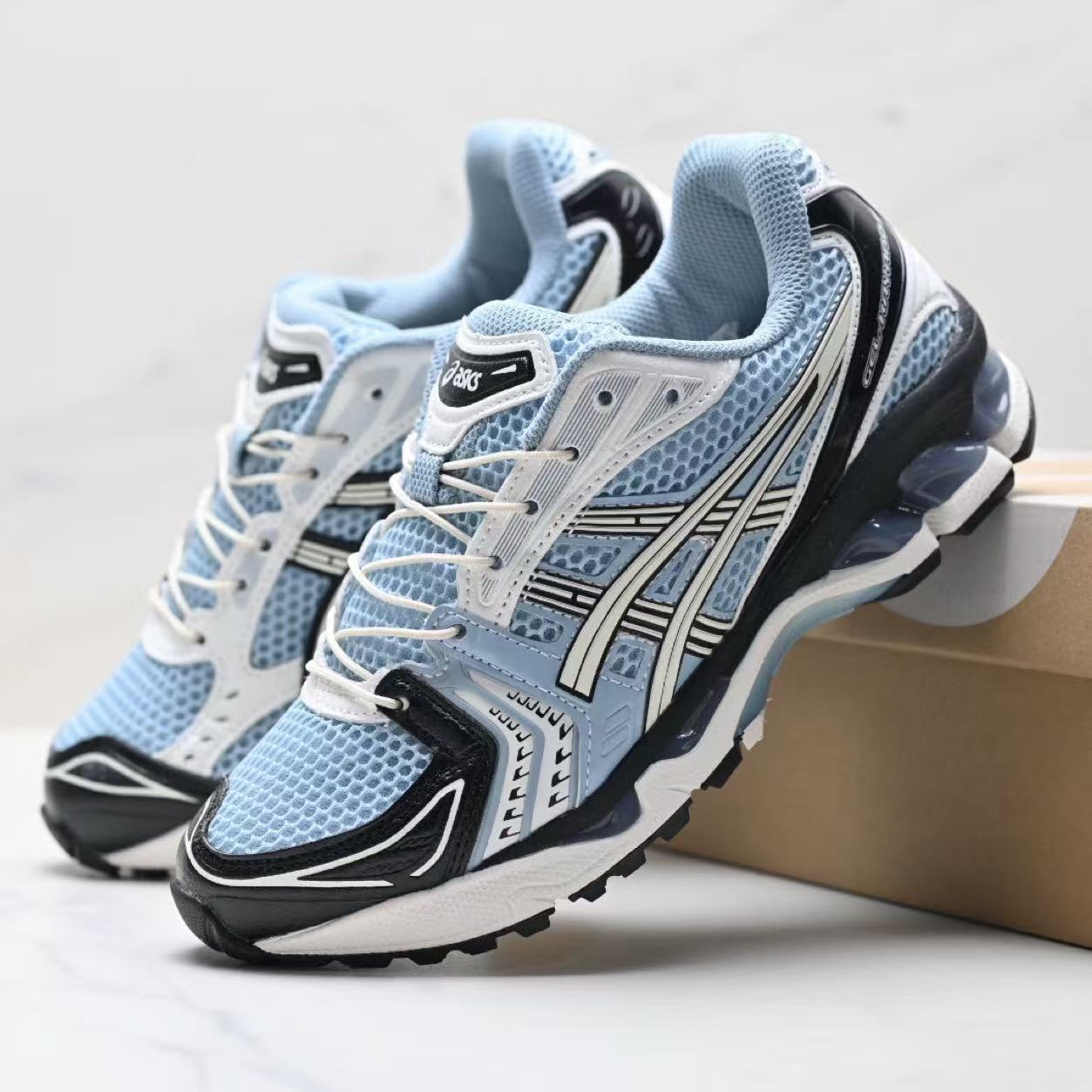 ASICS Gel-Kayano 14
