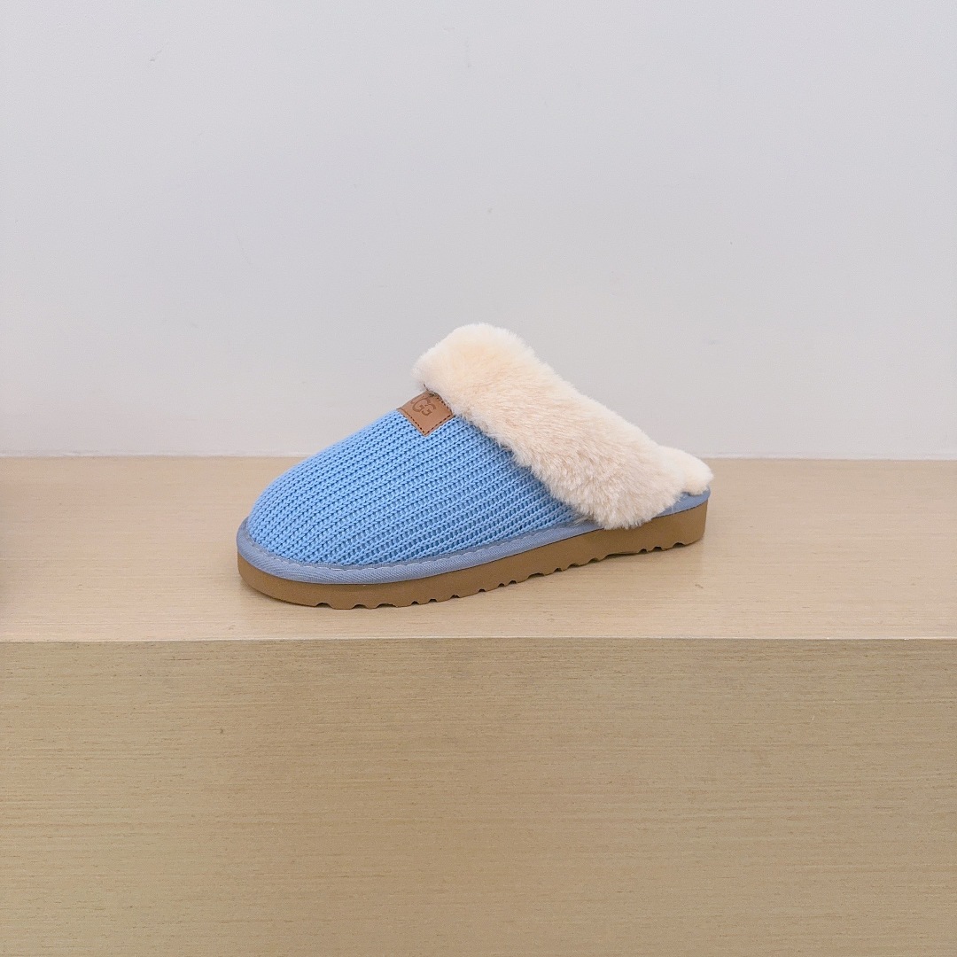 UGG Maxi Curly Scuff Slippers - Adult