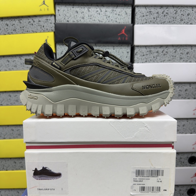 Moncler Trailgrip Gore-Tex 4