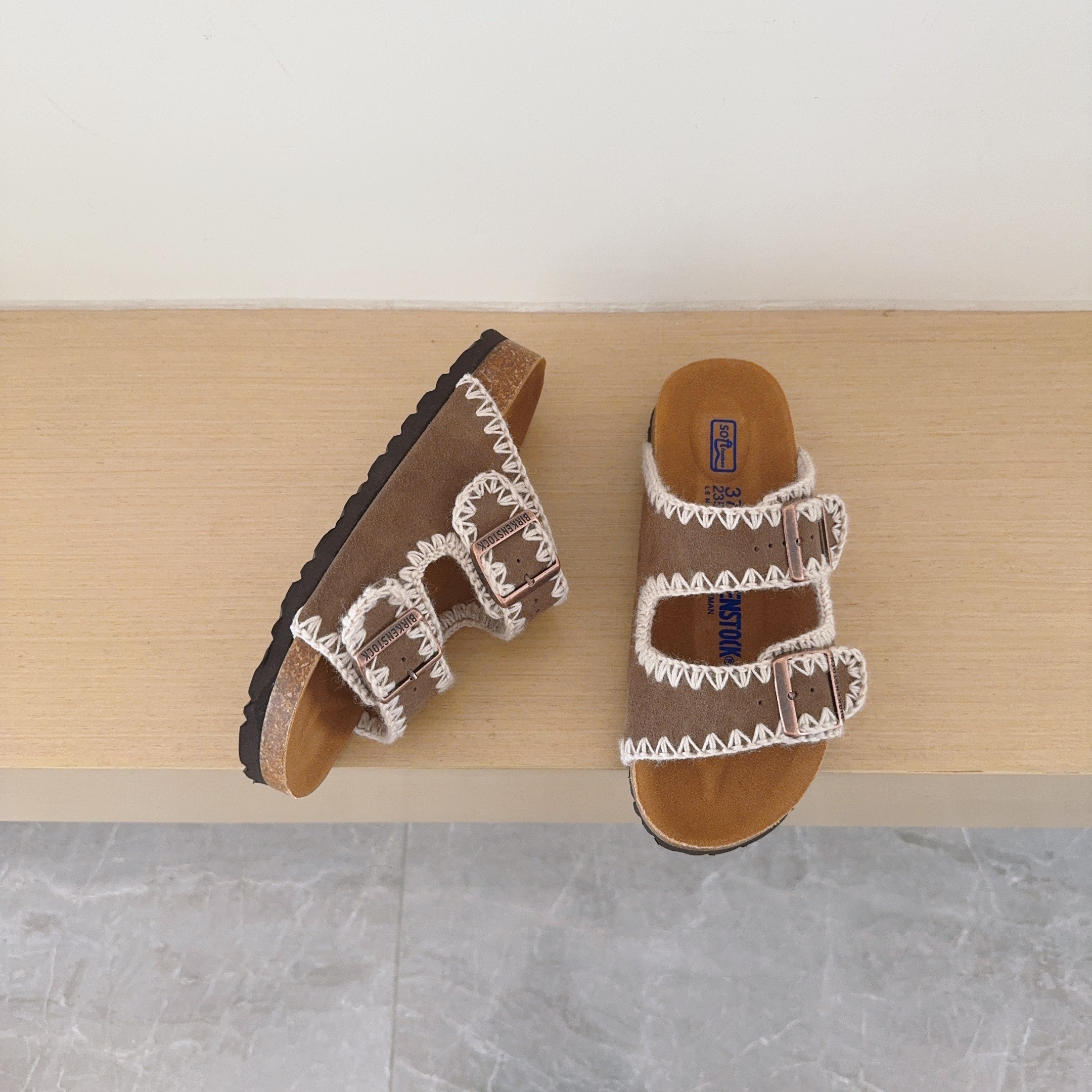 UGG Footwear Style 075