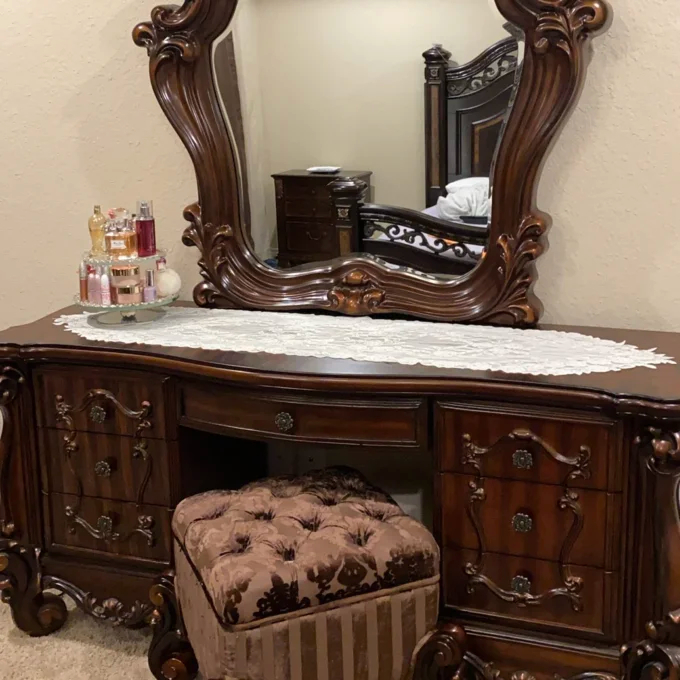 Dressing table in the bedroom
