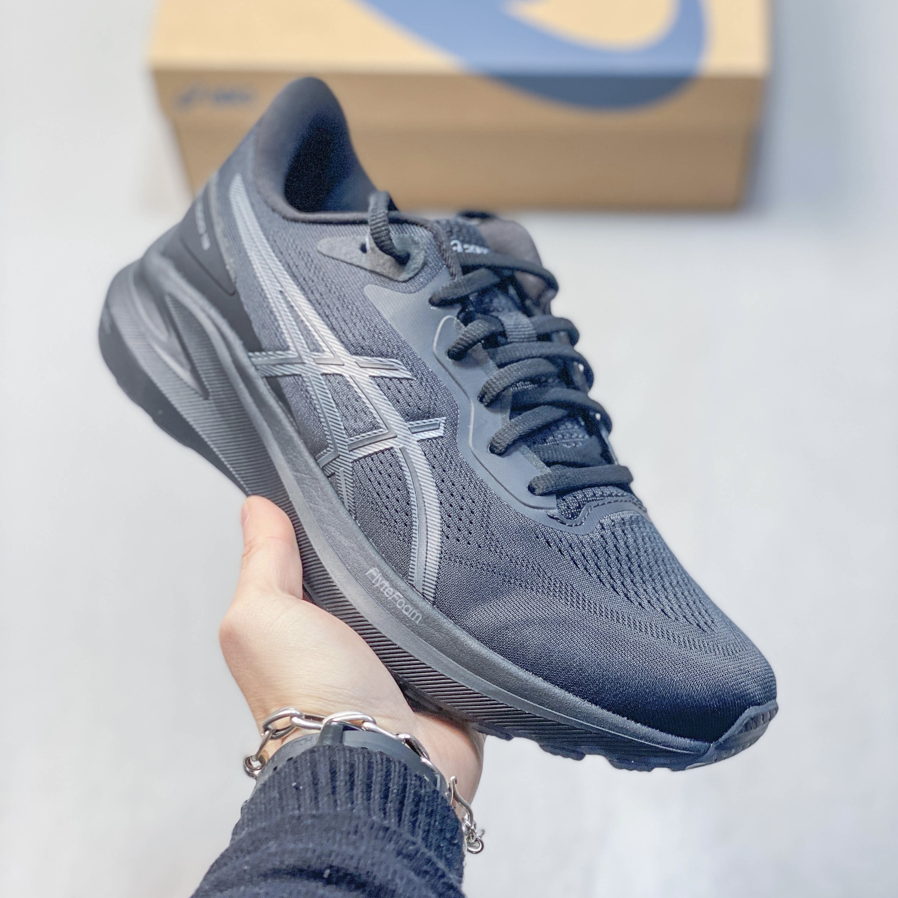 ASICS GT-1000