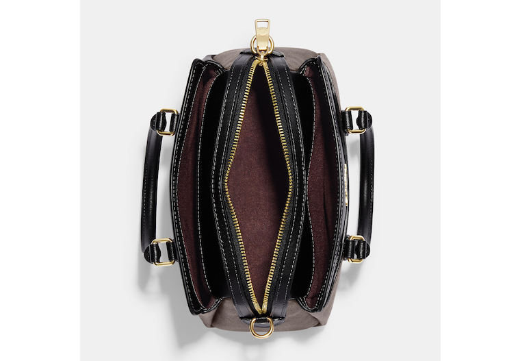 COAthtCH Classic handbags