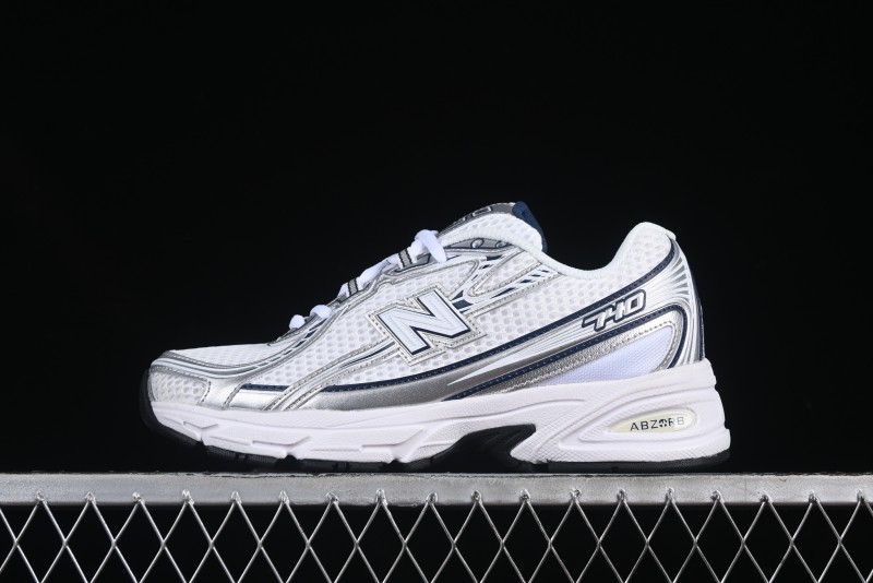 New Balance 740