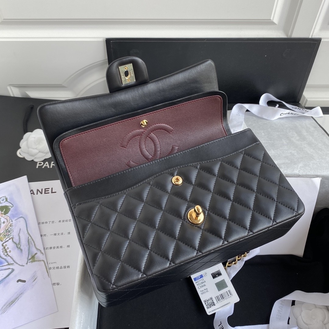 Chanel classic flabag crossbody bag