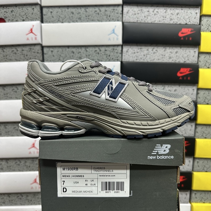 New Balance 1906 Sneakers