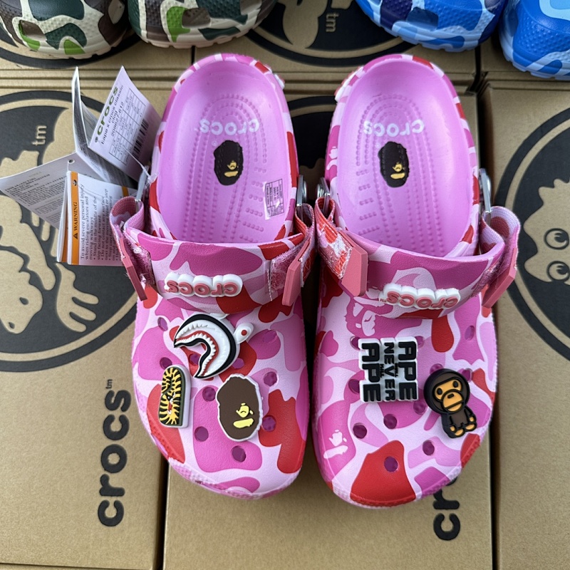 Crocs Camo Print Classic Clog - Pink