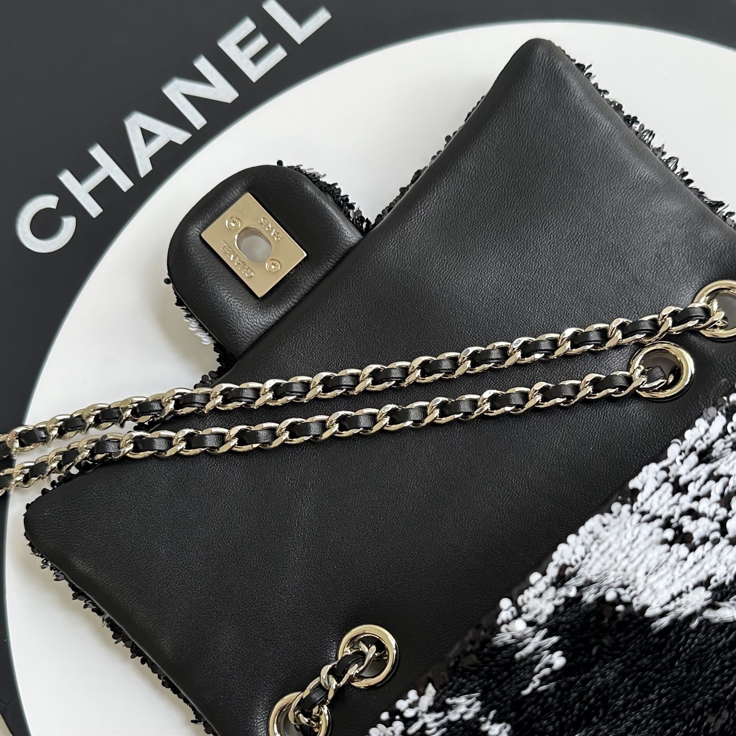 Chanel 26B Small Flap Bag (Fall Winter 2026 Pre-Collection）