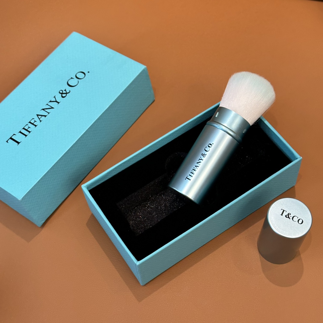 Tiffany Retractable Portable Makeup Brush