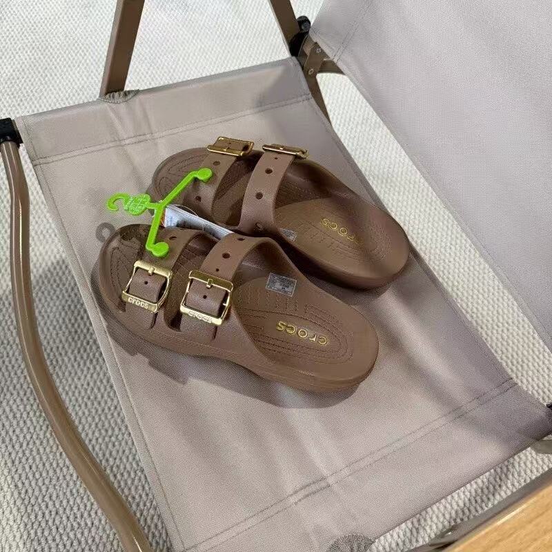 Crocs Saturday Sandals